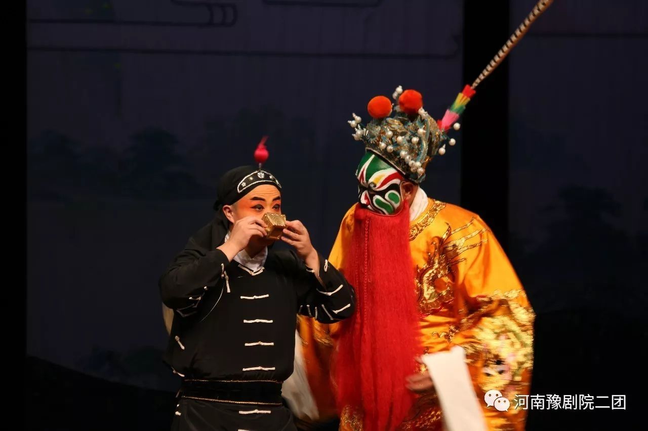 包含比赛看点频出，观众眼花缭乱欣赏过六回合！的词条