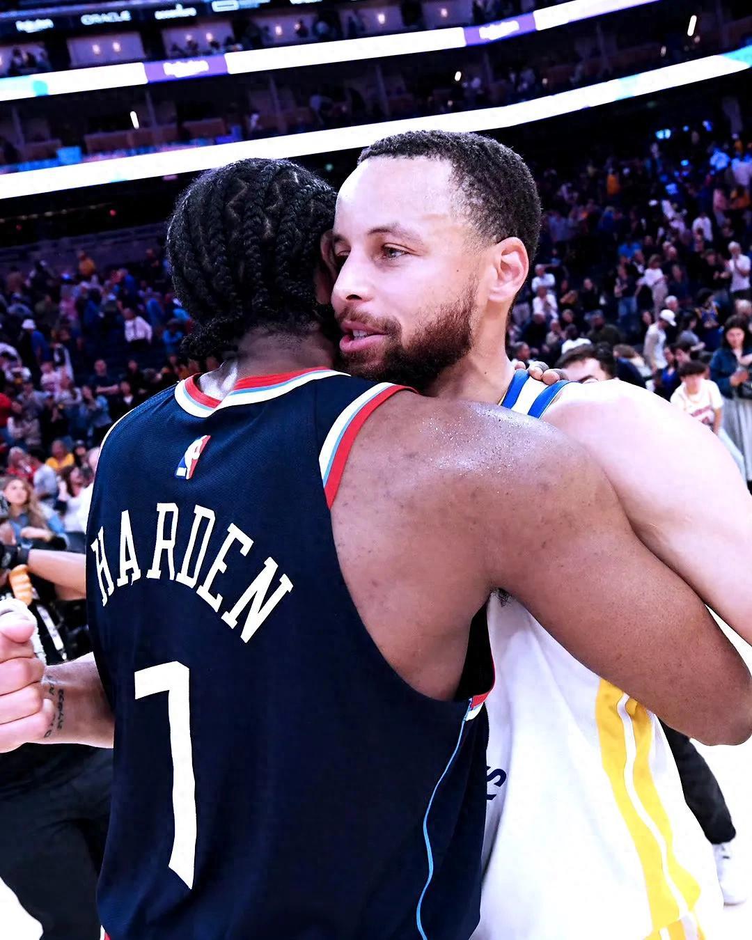 包含快船杀入季后赛,与湖人PK将是一场激烈对决的词条 包含快船杀入季后赛,与湖人PK将是一场激烈对决的词条