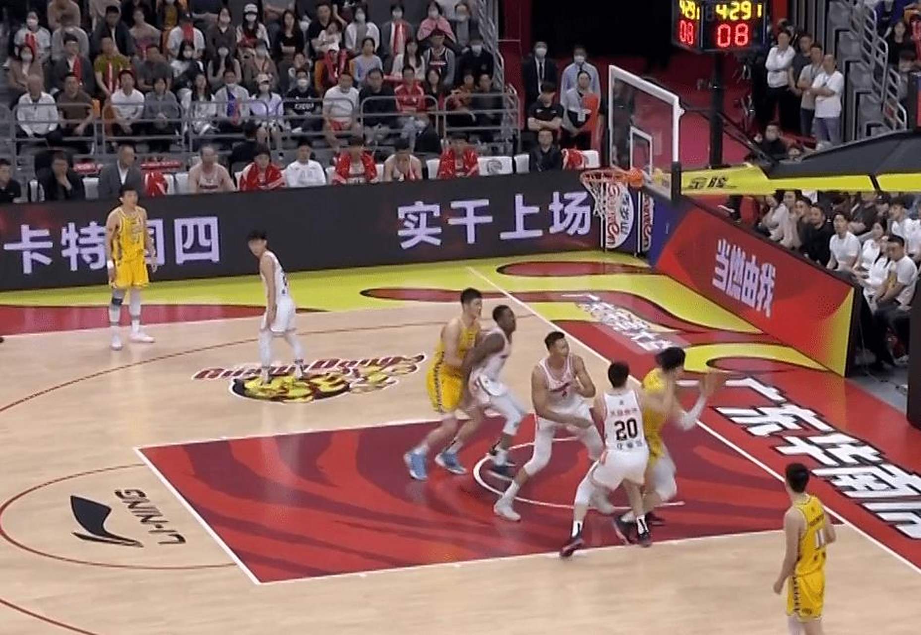 本场比赛看点频出,精彩纷呈令人惊叹 本场比赛看点频出,精彩纷呈令人惊叹