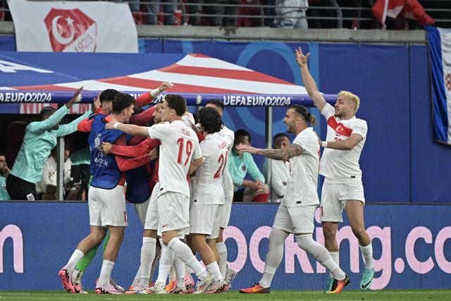 包含精彩绝伦的进球瞬间深深震撼球迷心灵的词条 包含精彩绝伦的进球瞬间深深震撼球迷心灵的词条