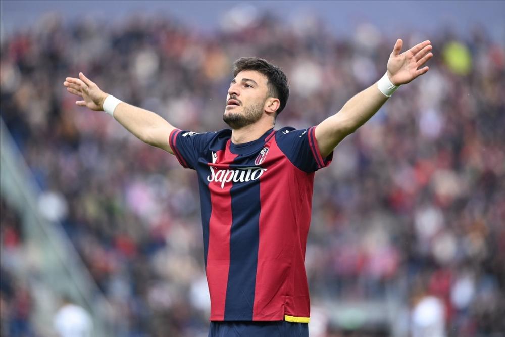 包含拉齐奥战平对手，保持不败势头的词条