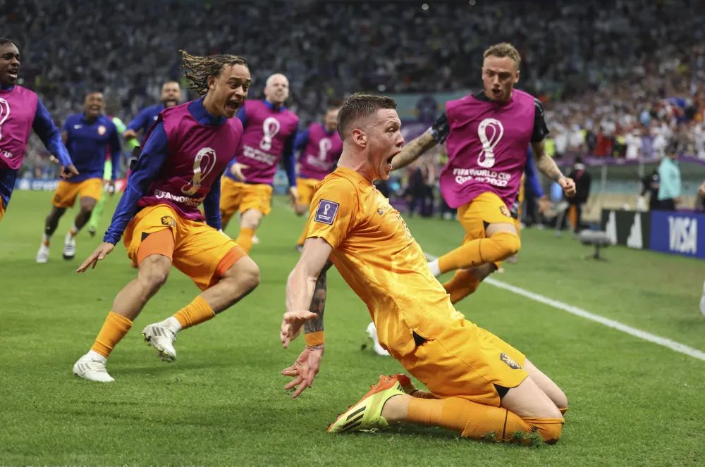 足球世界杯小组赛激战异常,阿根廷队惊险晋级的简单介绍 足球世界杯小组赛激战异常,阿根廷队惊险晋级的简单介绍