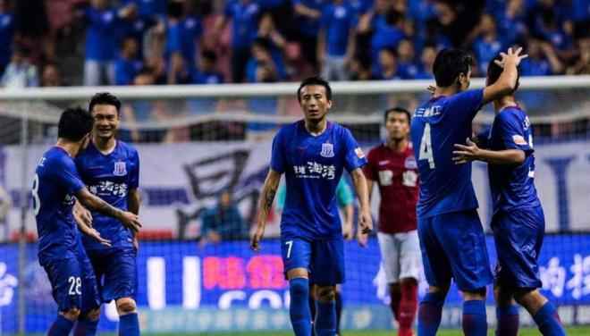 球队新晋球员崭露头角,成为关注焦点 球队新晋球员崭露头角,成为关注焦点