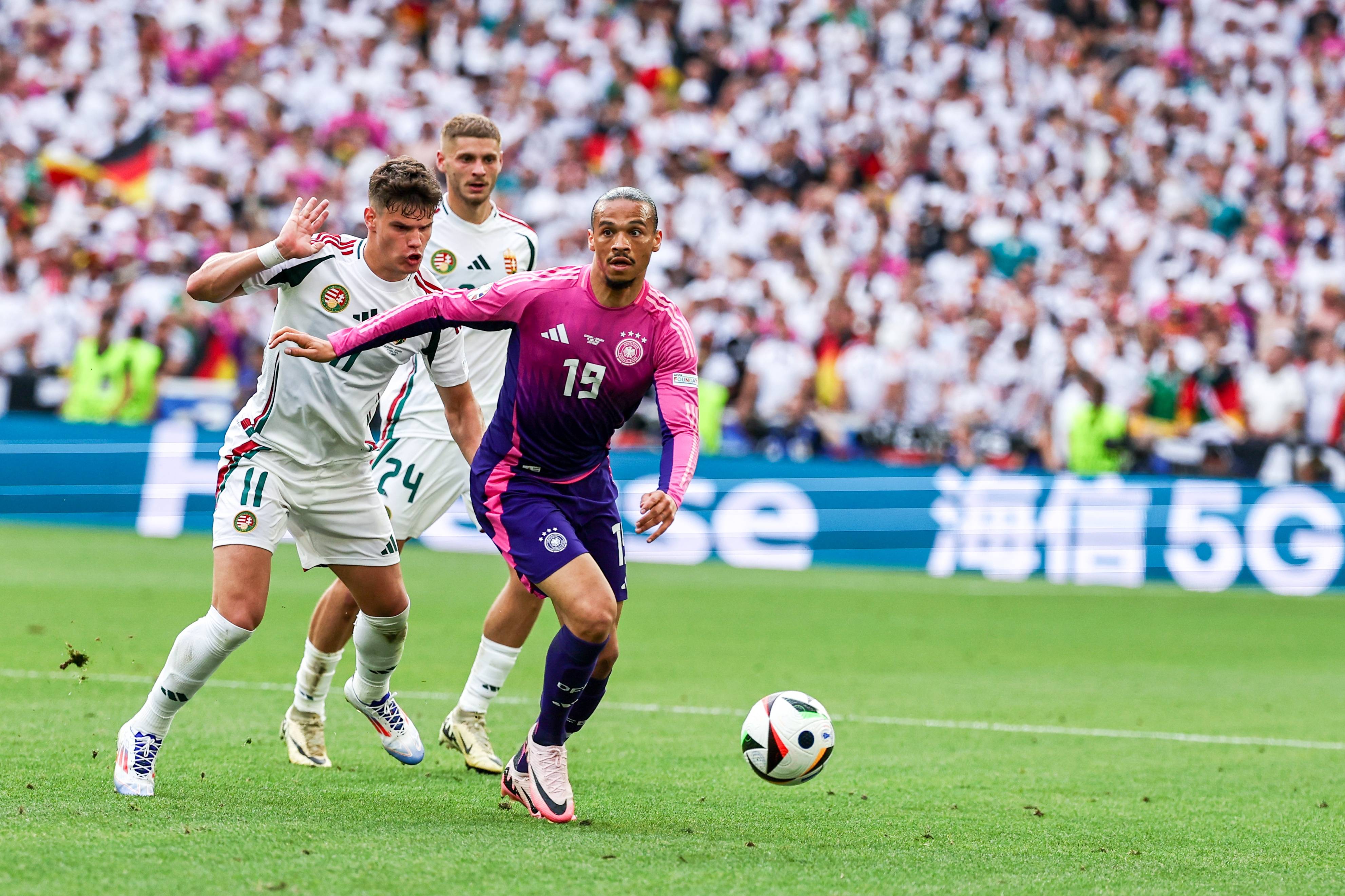 包含荷兰队以-战胜德国,取得了轰动的胜利的词条 包含荷兰队以-战胜德国,取得了轰动的胜利的词条